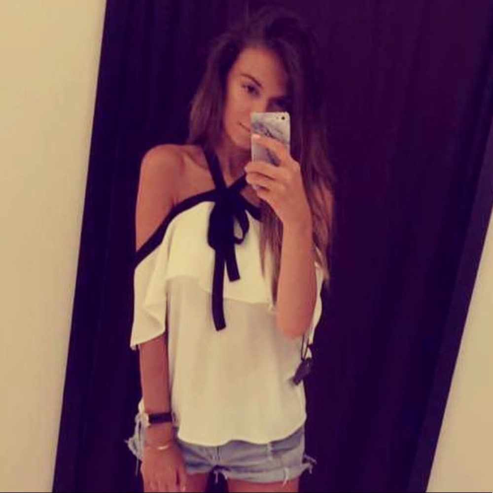 ❤️ Blogger’s Favorite top - Picture 2 of 5